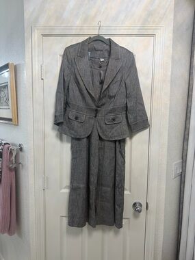 WHBM Gray Women's 2Pc Pant Suit Set - NWT
